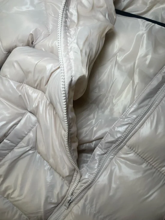 Old Navy Women’s Cream Colored Water-Resistant Quilted Puffer Jacket Size Large - Picture 11 of 13